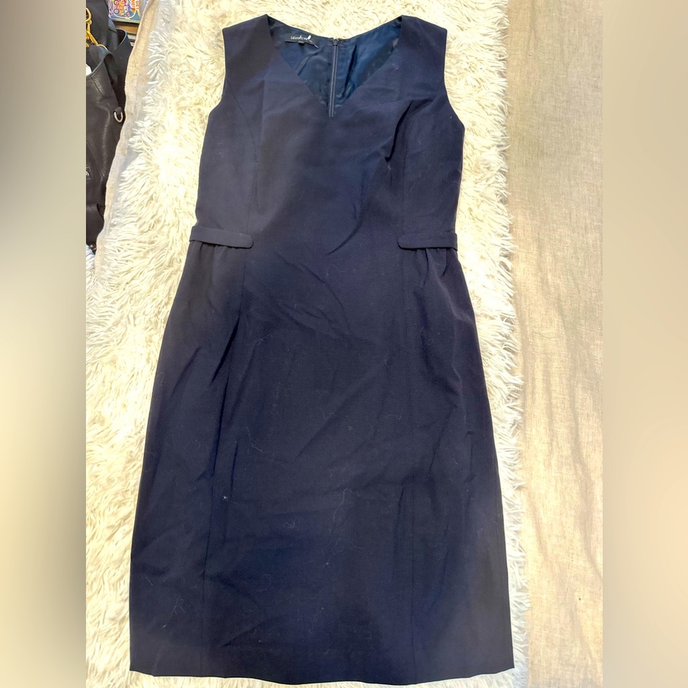 Beautiful Lafayette Navy Wool Fitted Dress Size 4